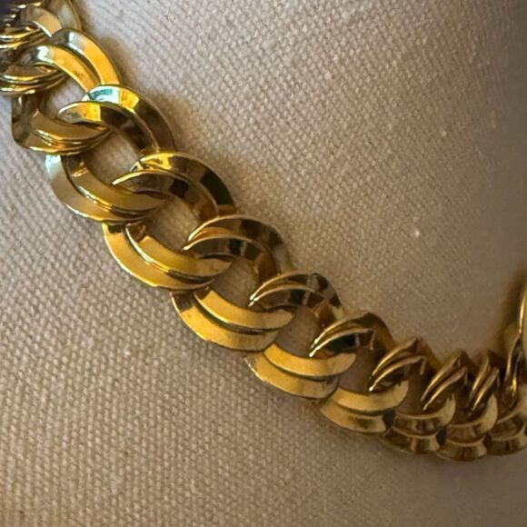 Vintage Signed Monet Gold Plated Double Link Chain Faux Pearl Pendant Necklace. - Picture 3 of 6